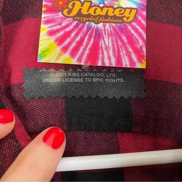 KISS Flannel Shirt Men Medium Large Unisex Buffalo Plaid Red Black Bland Flannel - Picture 10 of 13